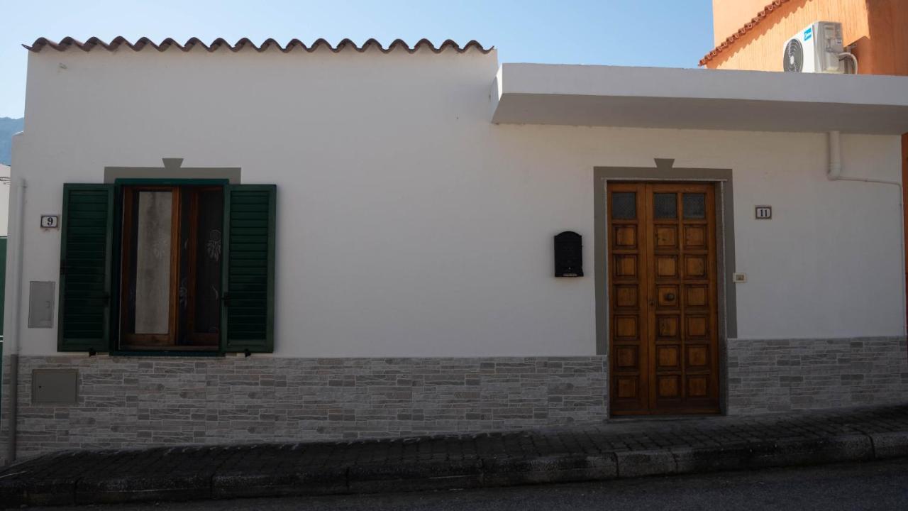 Appartamenti Melograno E Fico Loculi Buitenkant foto