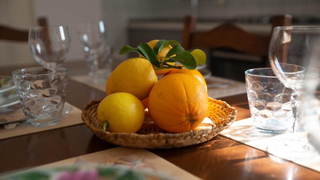 Appartamenti Melograno E Fico Loculi Buitenkant foto